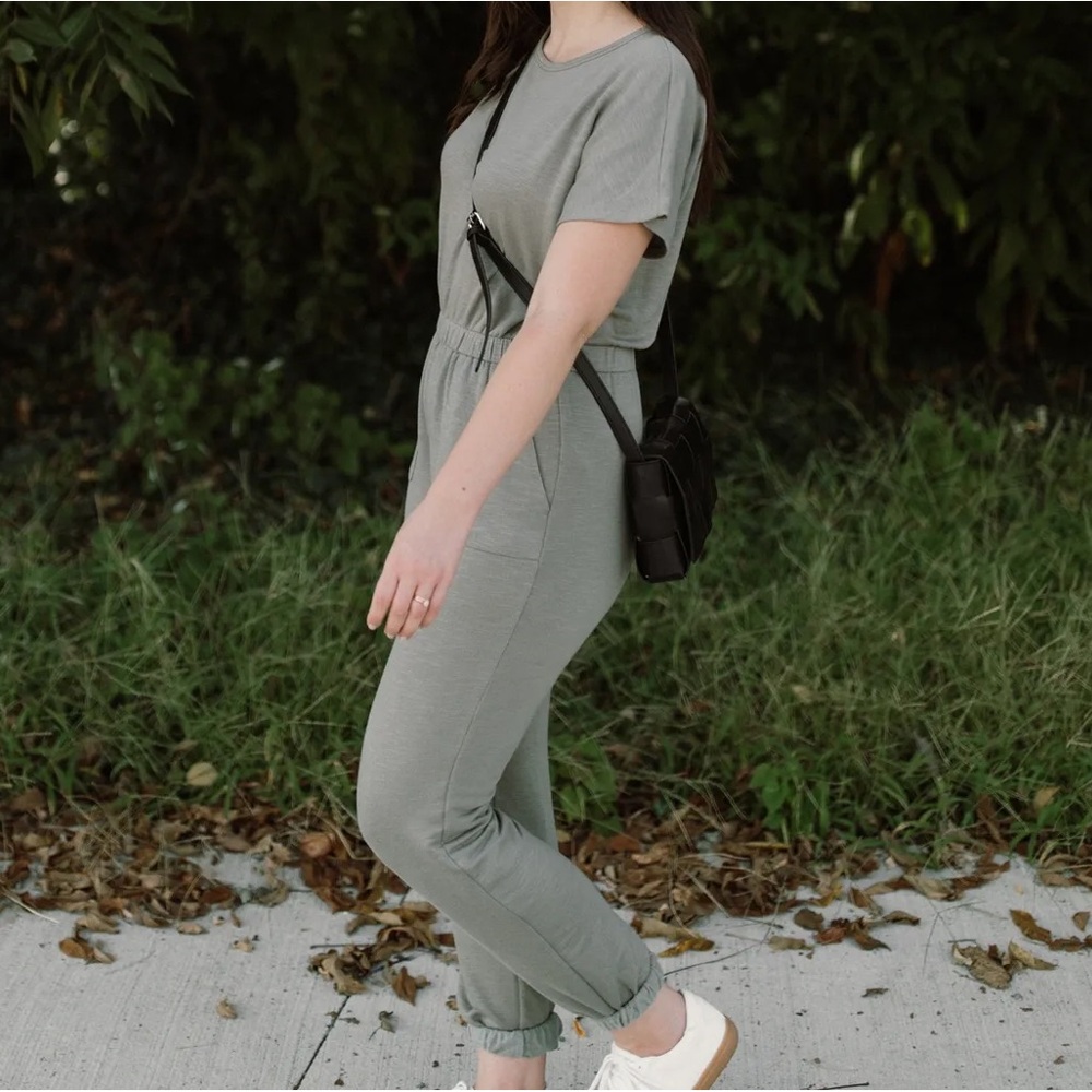Carly Jean Los Angeles charcoal Jumpsuit women’s medium